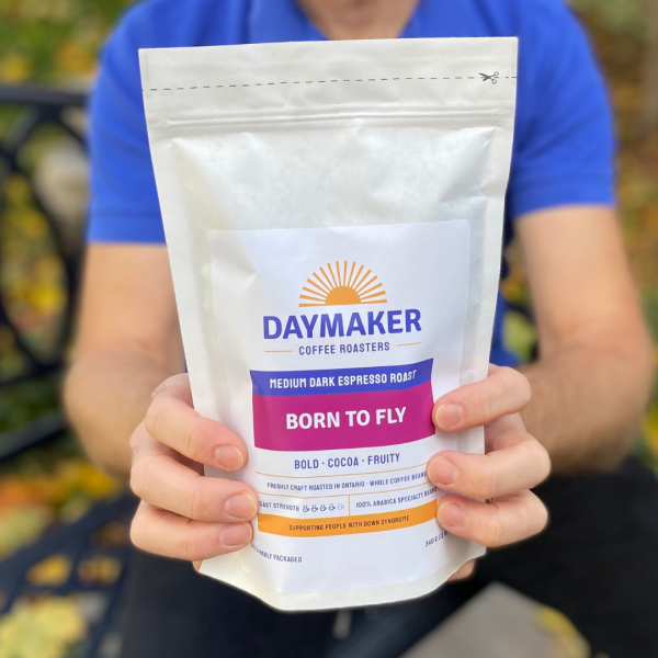 Créer de la joie à chaque gorgée : L'histoire de Daymaker Coffee
